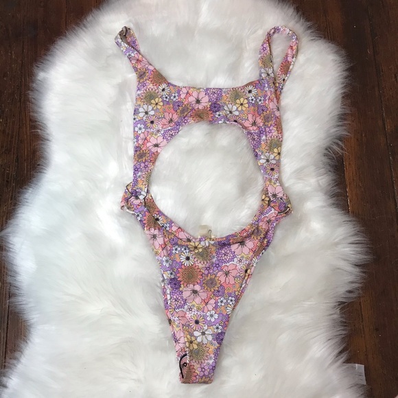 Chloe Rose sexiest floral Sun Chaser monokini - Picture 4 of 16